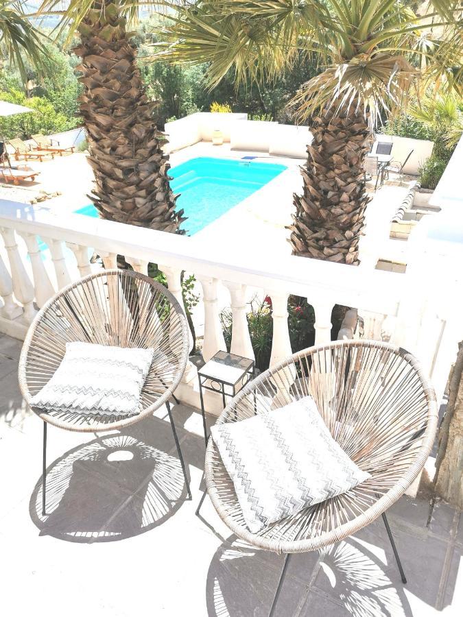 Cortijo Pennymaria Poolside Apartment Near Montefrio With Stunning Views 外观 照片